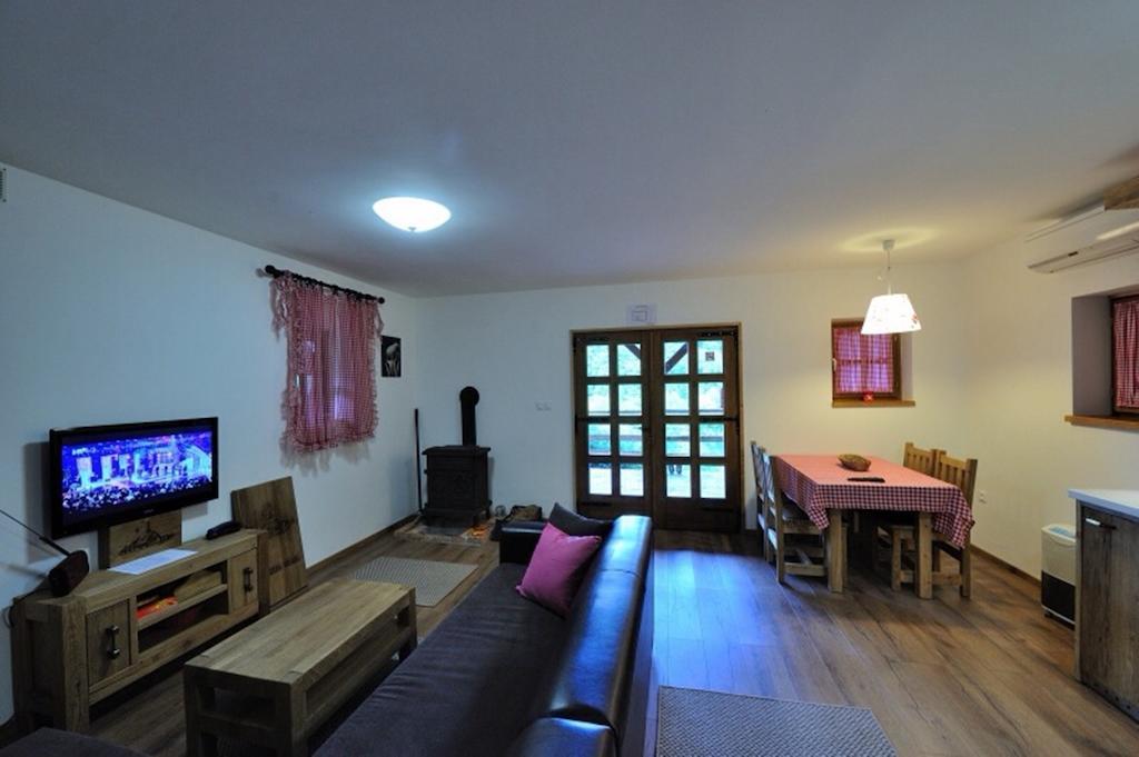 Apartment Drvena Kuca Mreznica Gornji Zvečaj Pokój zdjęcie
